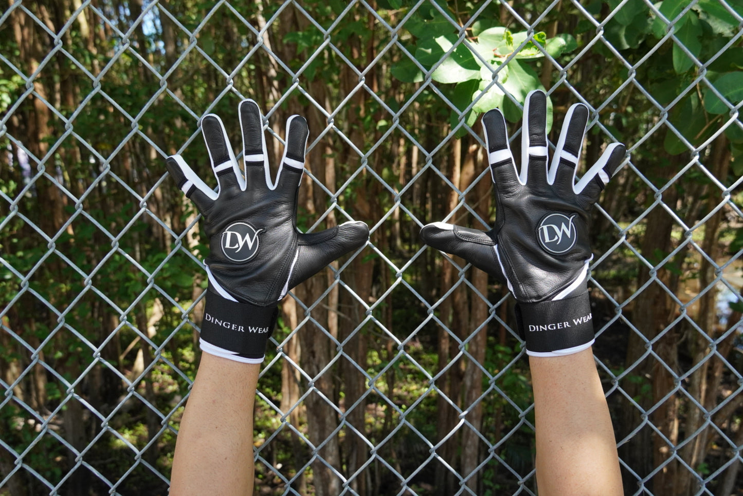 BLACK/WHITE Batting Glove