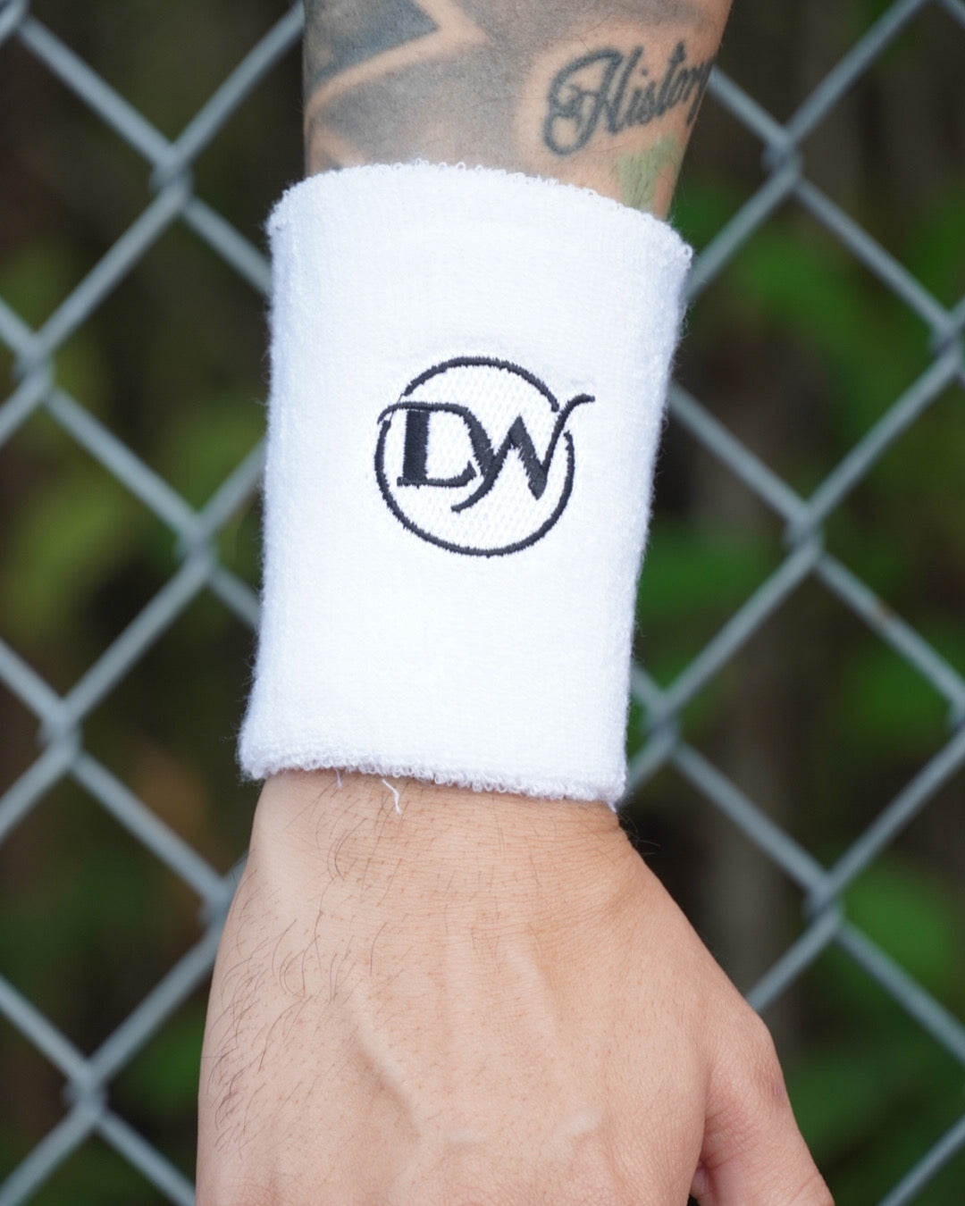 11cm Wristband White and Black