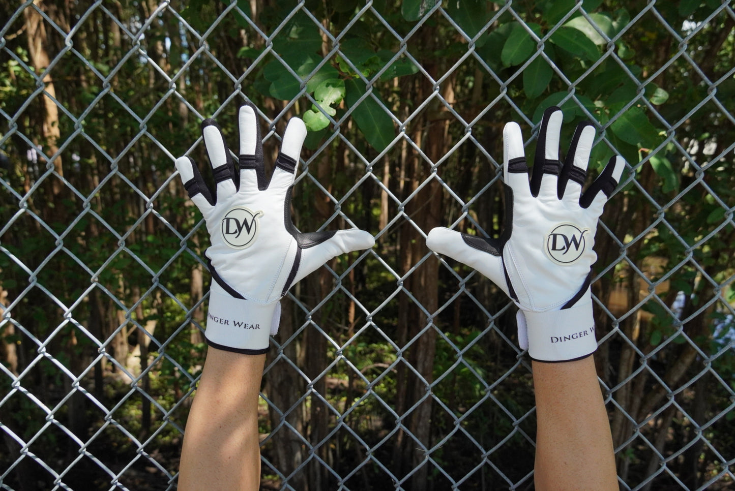 WHITE/BLACK Batting Glove