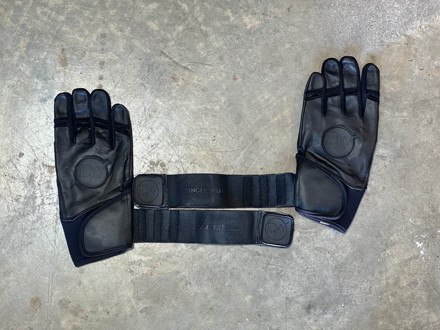 ALL BLACK Batting Glove